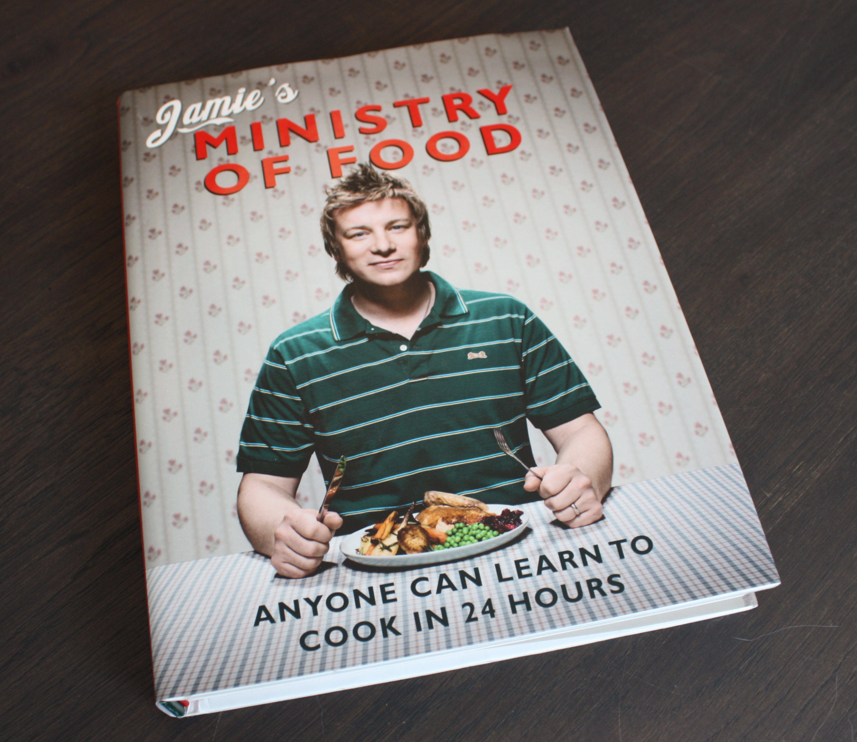 Excelente livro de culinária do Jamie Oliver: Revolução na Cozinha. Cheio de receitas práticas, simples de preparar e deliciosas!