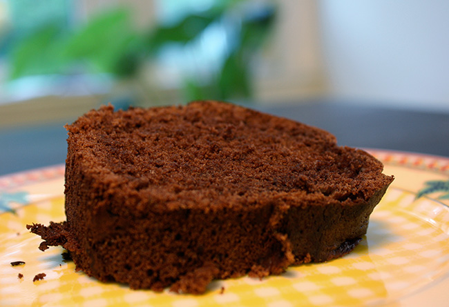 Fatia de bolo de chocolate simples