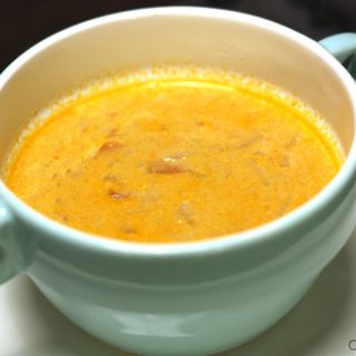 Deliciosa receita de sopa de legumes e camarão. De sabor riquíssimo, simples de preparar, pode ser servida como entrada ou prato principal.