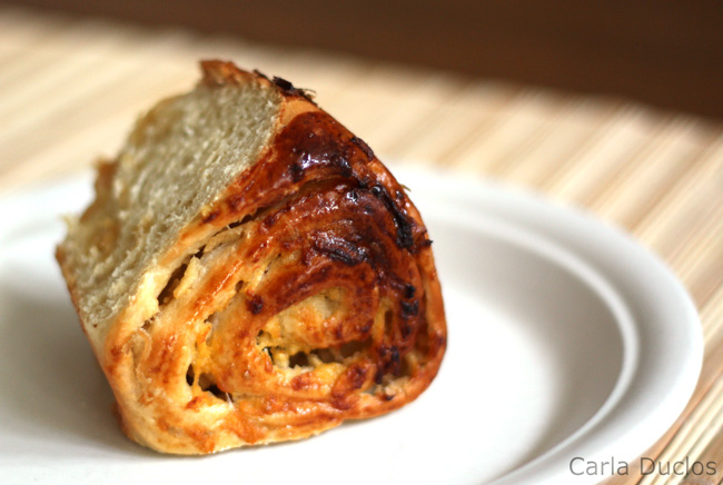 Rosca de maçã leve, fácil de preparar, suave no doce, perfeita para comer acompanhada de um café.