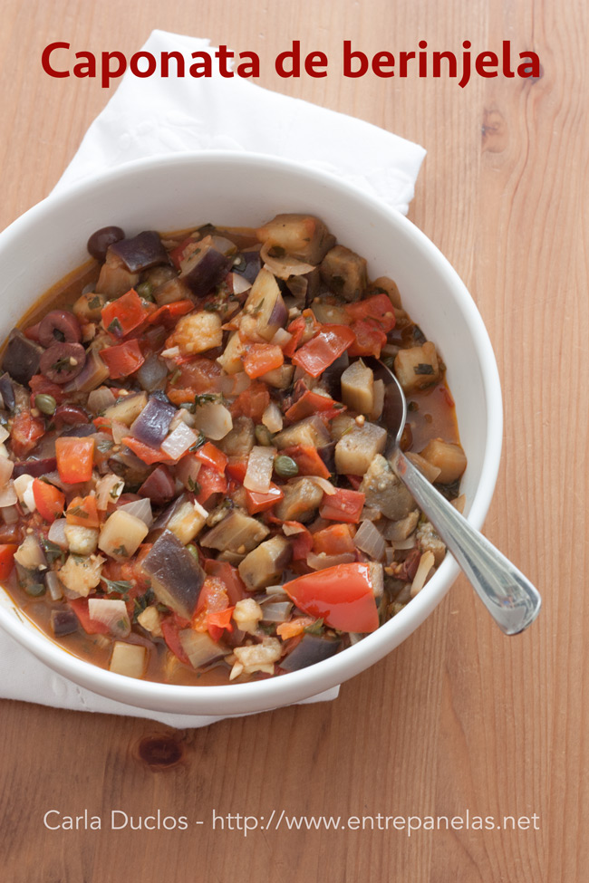 Deliciosa caponata de berinjela rápida e fácil de preparar.