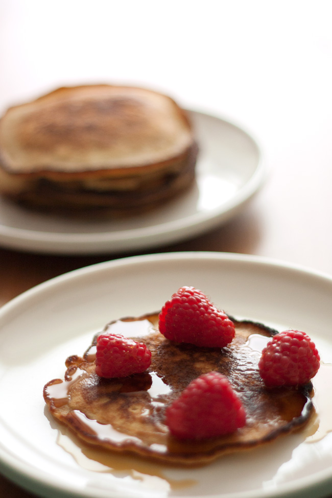 Receita de panquecas rápidas feitas com mix caseiro super prático. Uma mão na roda para preparar aquelas panquecas fofinhas para o café da manhã.