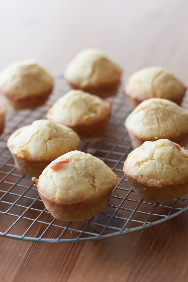 Delicioso muffin salgado fácil e rápido de preparar e super versátil. Perfeito para um lanche ou refeição leve.