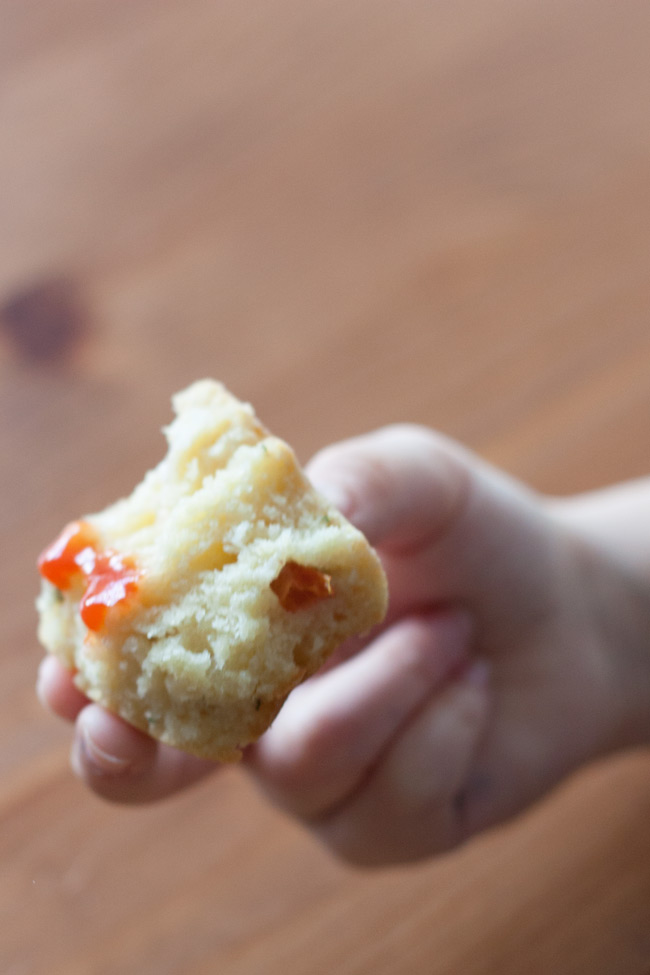 Delicioso muffin salgado fácil e rápido de preparar e super versátil. Perfeito para um lanche ou refeição leve.