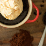 Brownie de caneca de microondas vegan